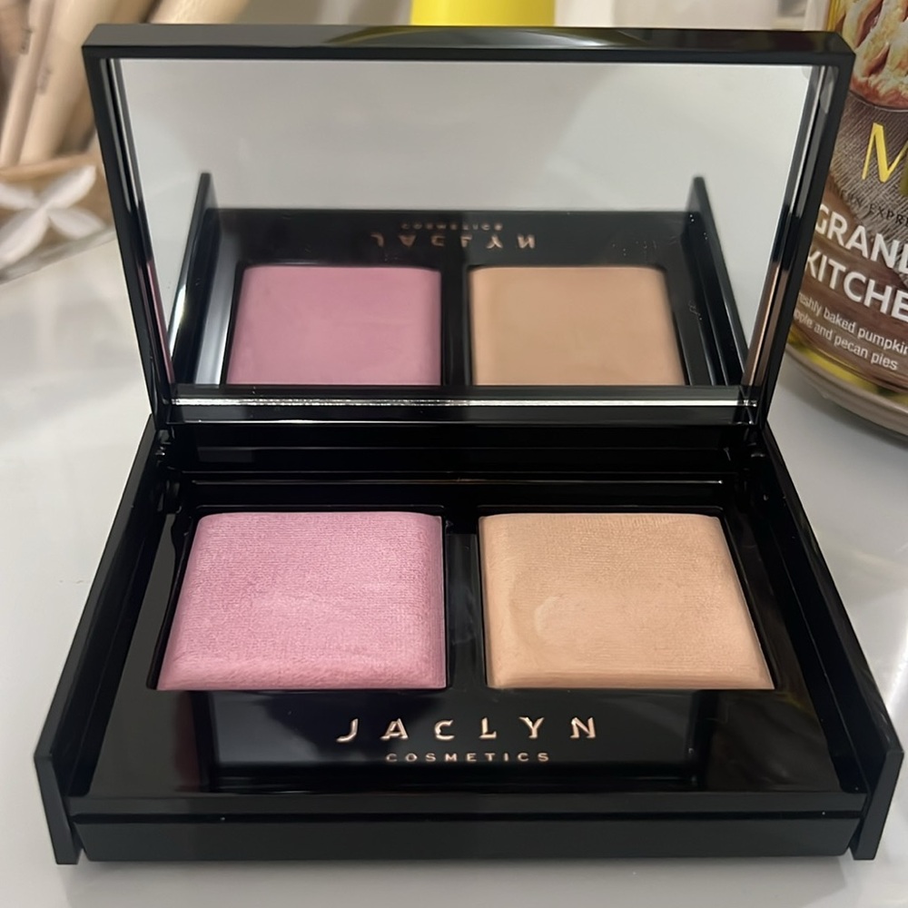 BNWB Jaclyn cosmetics Bronze & Blushing duo